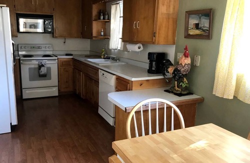 Kernville House | Homey Luxury Camping Rental for Seven near Bakersfield, California