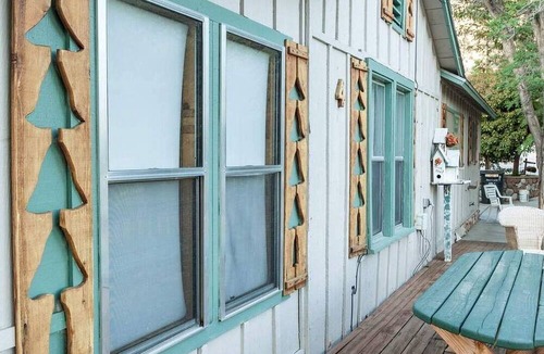 Kernville House | Homey Luxury Camping Rental for Seven near Bakersfield, California