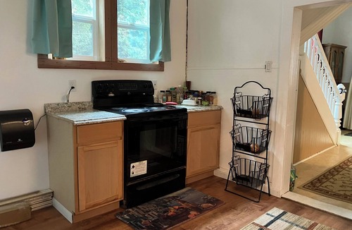 Navarro Bed & Breakfast | Hosted Stay-Room in Beautiful Historic Home - Close to Wine Waves & Woods