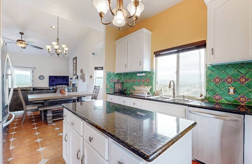 Copperopolis House | Hot Tub & Expansive Views: Copperopolis Mtn Home