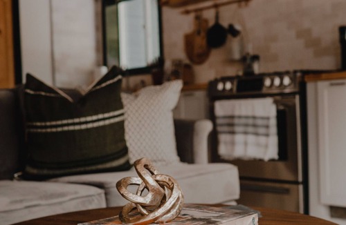 Sugarloaf Cabin | Hot Tub, Fenced Backyard, COZY CABIN, WE LOVE DOGS, Mountain Cabin, Idyll House