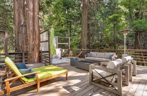 Sugar Pine Cabin | Hot Tub & Game Room Starlight Cabin Retreat