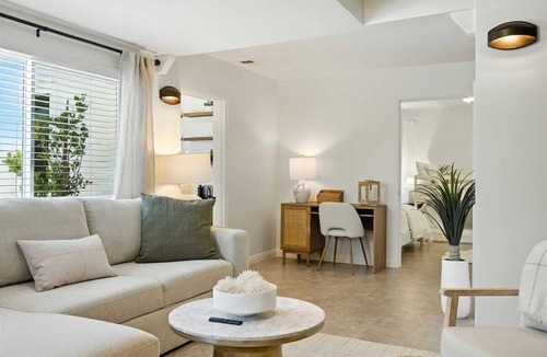 The Mesa House | Hot tub, gym, walk to restaurants, central AC