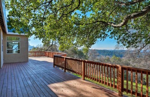 Columbia House | Hot Tub & Mtn Views: Peaceful Columbia Retreat!