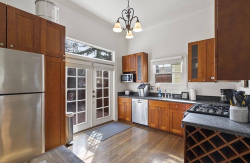Napa House | Hot Tub | PRIME DWTN NAPA | 3 bed | 2 Bath