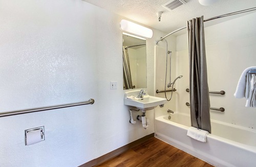 Watsonville Hotel | Hotel B5 Watsonville, CA - Monterey Area