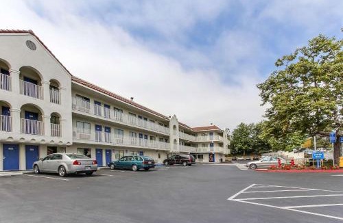Watsonville Hotel | Hotel B5 -Watsonville