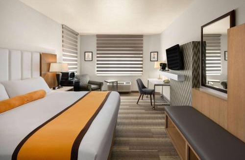 Anaheim Resort Hotel | Hotel Marguerite South Anaheim - Garden Grove, Trademark Collection by Wyndham