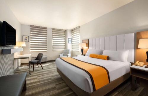 Anaheim Resort Hotel | Hotel Marguerite South Anaheim - Garden Grove, Trademark Collection by Wyndham
