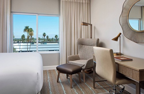Palm Desert Hotel | Hotel Paseo, Autograph Collection by Marriott