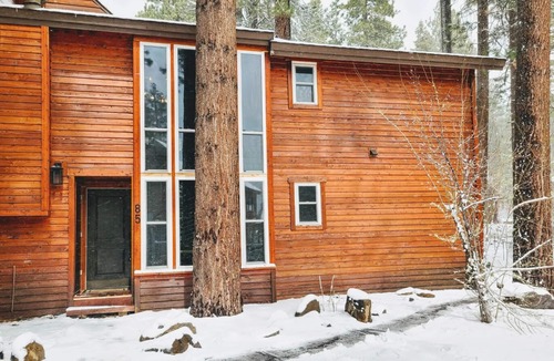 Incline Village Cabin | HotTub | Fireplace | Bunk Beds | Family Snow Trip
