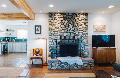 Joshua Tree Highlands House | House+Cabin|2 Hot Tubs|Cinema|Fire Pits|4min->JTNP