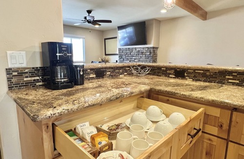 Lake Havasu City House | Huge FREE heated pool, hot tub, game rm/sleeps 16