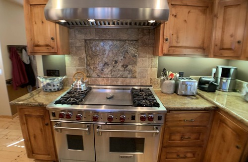 Big Bear Lake House | HUGE LAKE LODGE- 6BD,4BATH, 5 KING BEDROOMS! LAKE VIEWS - KAYAKS #5709