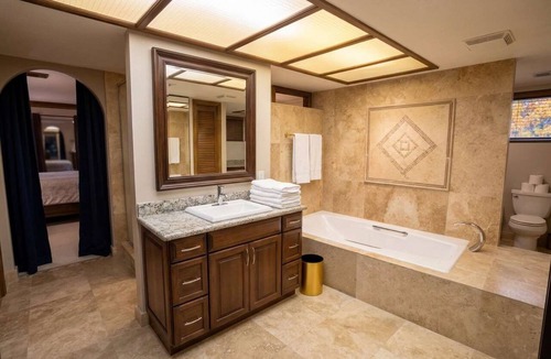 Las Vegas House | Huge Lux Large Lot Property Stay, Heated*Pool+Spa