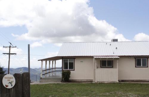 Dunlap House | Hummingbird Hill - Entire Cabin