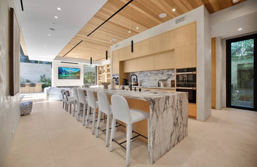 Beverly Hills House | Hutton Villa - Luxury Modern Retreat in Iconic Beverly Hills Oasis