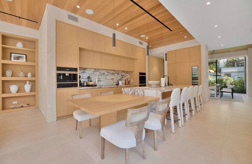 Beverly Hills House | Hutton Villa - Luxury Modern Retreat in Iconic Beverly Hills Oasis