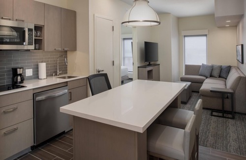 Clovis Hotel | Hyatt House Fresno Campus Pointe