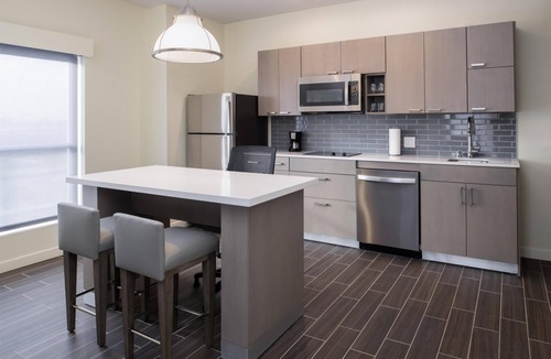 Clovis Hotel | Hyatt House Fresno Campus Pointe