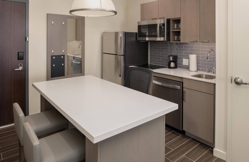 Clovis Hotel | Hyatt House Fresno Campus Pointe