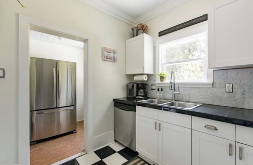 San Luis Obispo House | Iconic Modern Farmhouse+walkable+views+BBQ