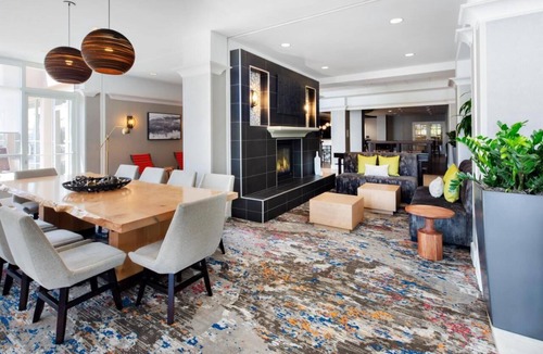 Emeryville Hotel | Ideal Mix of Comfort and Value! 3 Convenient Units, Pets Allowed, Onsite Parking
