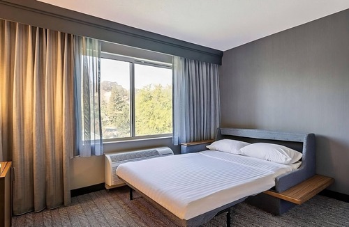 San Ramon Hotel | Ideal Mix of Comfort and Value! Swimming Pool, Fre