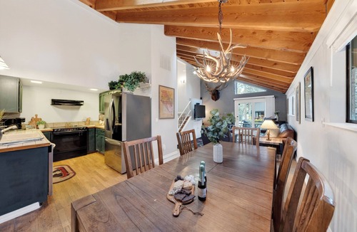 Incline Village Cabin | Incline Pines Retreat | Private HotTub + Wraparound Deck + Views | Near Dining