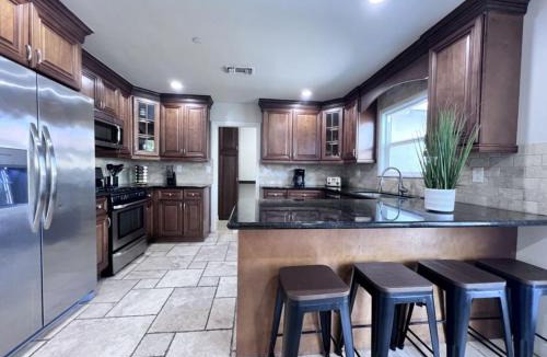 Hermosa Village House | Incredible 5 Bedroom, 4 Bath, Rock Pool & Jacuzzi Home, 1/2 Mile Walk To Disney