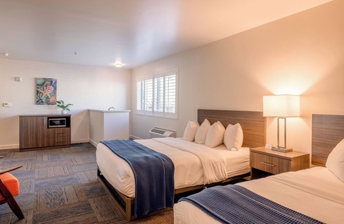 Moss Landing Hotel | Inn At Moss Landing Point