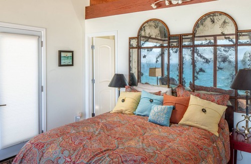 Carmel House | Inspiring Oceanfront Home with Dramatic Coastal Views