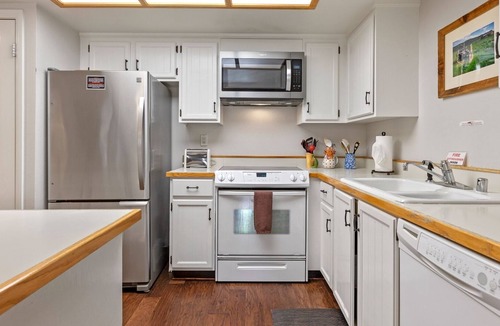 June Lake Condo | Interlaken Condo #33