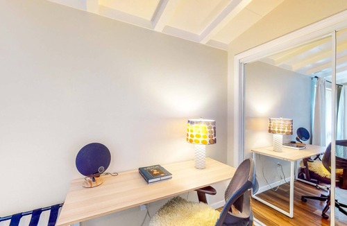 Canoga Park House | Inviting Dog-Friendly - Pool, Kitchen, & Fireplace
