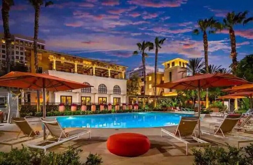 Irvine Research Center Apartment | Irvine Spectrum Resort Style Pool & Gym Free Parking