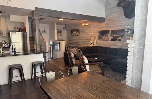 Mammoth Lakes House | It's all about the location ! We are steps to Canyon Lodge !