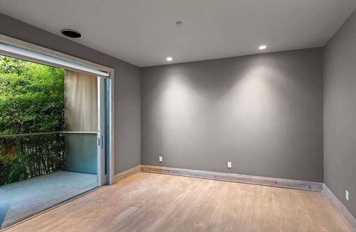 Hollywood Hills West House | Jetliner Views & Modern Elegance Above Sunset