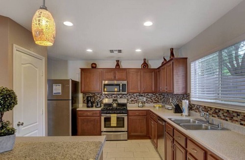 Rhodes Ranch House | JOE ROBBY · Modern-Roomy-Cozy Private Home GreatlyLandscaped