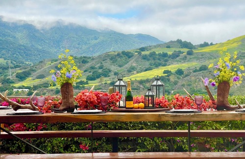 Ventura County House | Johnny Cash's Former Ranch High in the Hills 3-Day OK! Guitar Pool