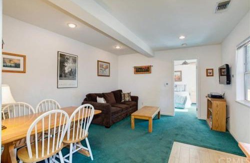 Yosemite West Apartment | Jumping Deer