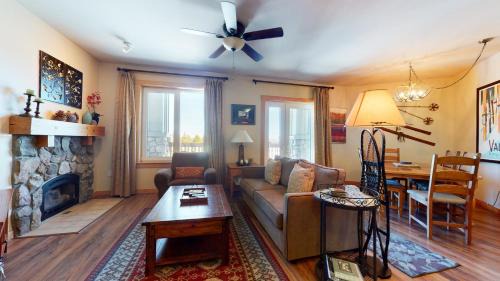 Mammoth Lakes Apartment | Juniper Springs Lodge 539 Deluxe Condo Great Complex Amenities near Ski-In Ski-Out