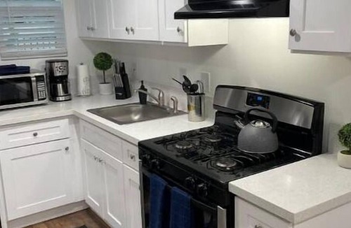Riverside House | Jurupa 3 Bedroom 1 bath Large Yard