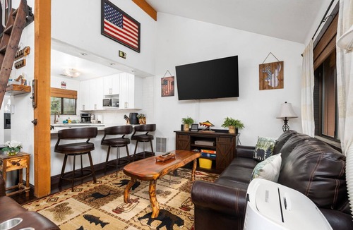 Shaver Lake Condo | Kamp Kokanee | Updated Condo Near Spa + Sauna