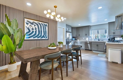 Sherwood Forest and Thistle Development House | Karaoke | Hot Tub | Mini Golf + Minutes to Disney