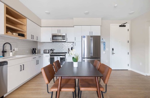 Santa Clara Apartment | Kasa | Stunning Room, Near San Jose Airport | Santa Clara