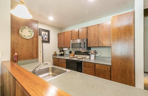 Kings Beach House | Kings Beach 2 bed townhouse minutes from Lake Tahoe and Northstar