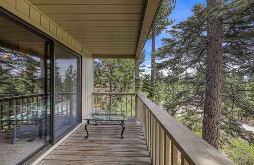 Kings Beach House | Kings Beach 2 bed townhouse minutes from Lake Tahoe and Northstar
