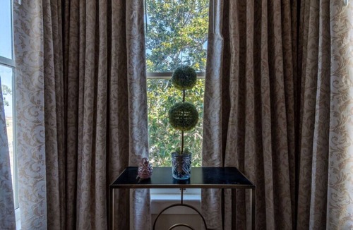 Salinas House | KINGSUITE in Mansion Mins to Beach Monterey Carmel