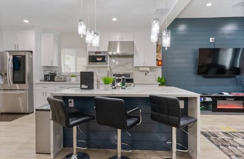 Eagle Rock House | LA HOME-Olympics, Football, NBA, Baseball & Universal Studios