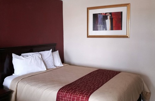 Los Banos Hotel | La Plaza Inn Los Banos